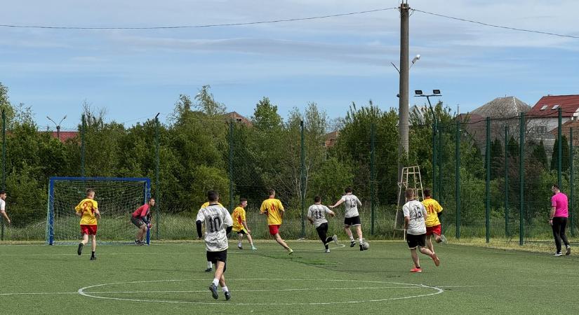 Labdarúgótornát szervezet a KMKSZ Ifjúsági Szervezete