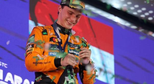 Kétségbeesett Hamilton és első számú Piastri – hétfői F1-es hírek