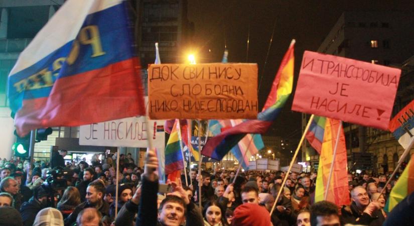 Két hét után felhagytak a közmédia épületének blokádjával a szerb egyetemisták