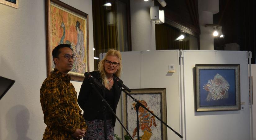 „A lélek meditációja” Sárospatakon – még látható a Viva Batik kiállítás