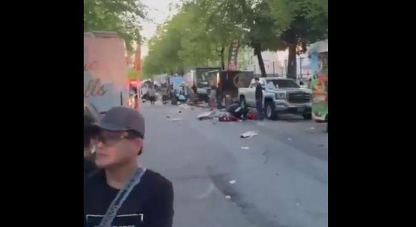 Autó hajtott a gyerekek közzé, négy diáklány meghalt