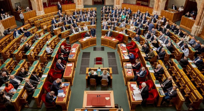 Megszavazta a parlament az EP-képviselők vagyonnyilatkozat-tételéről szóló törvénymódosítást