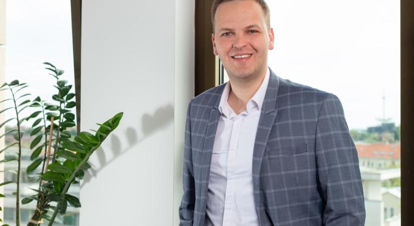 Előléptetések és új Partner a PortfoLionnál