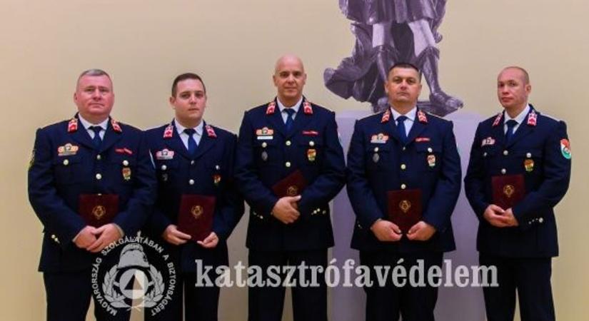 Első tiszti kinevezés – öt első tiszt vette át a kinevezését a megyében