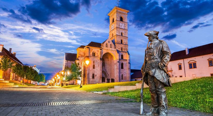 Így nézett ki valójában Hunyadi János, rendkívüli a látvány, óriási kép van a koporsóján