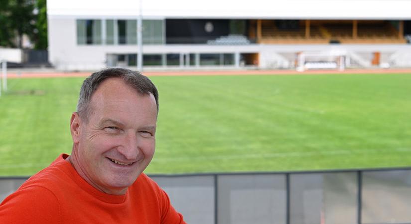 A Debreceni Egyetemen is dolgozó László Csaba tarthatja bent a Sepsit