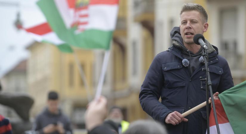 Magyar Péter felajánlotta Schmidt Máriának, hogy elkíséri Bucsába, hadd beszélhessen az orosz vérengzést túlélő civilekkel