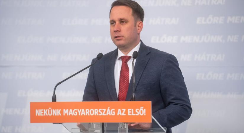 Dömötör Csaba: hiába tagadja Magyar Péter, Brüsszelben gyorsítópályán akarnak tagságot adni Ukrajnának