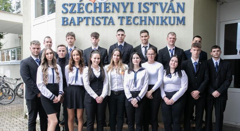 Tapolca végzős diákjai 2025-ben – Fotók, névsor