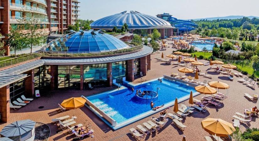 Indul a strandszezon: ezekben a termálfürdőkben lazulhatunk a hosszú hétvégén