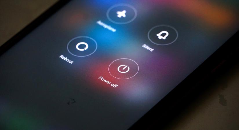 Ezért fontos az amerikai titkosszolgálat szerint, hogy legalább hetente egyszer kikapcsoljuk a telefonunkat