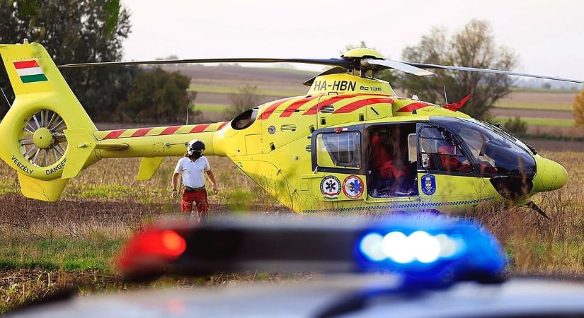 Mentőhelikopterre is szükség volt! – kisbusz és kamion ütközött az M3-as autópálya hajdú-bihari szakaszán
