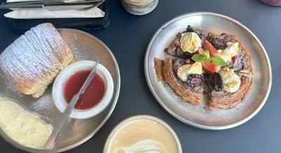 Lapított kakaós csiga és kimcsis melegszendvics – Hétvégi brunchcsal újít a SALT Bakery