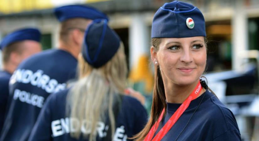 Polt: A rendőrnő, a testület korábbi reklámarca, bűnpártolás miatt feljelentette parancsnokait