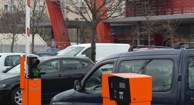 Babakocsis anyukára támadtak a szomszéd vármegyében