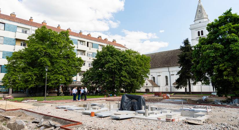 Elkészült a Kossuth téri interaktív medence