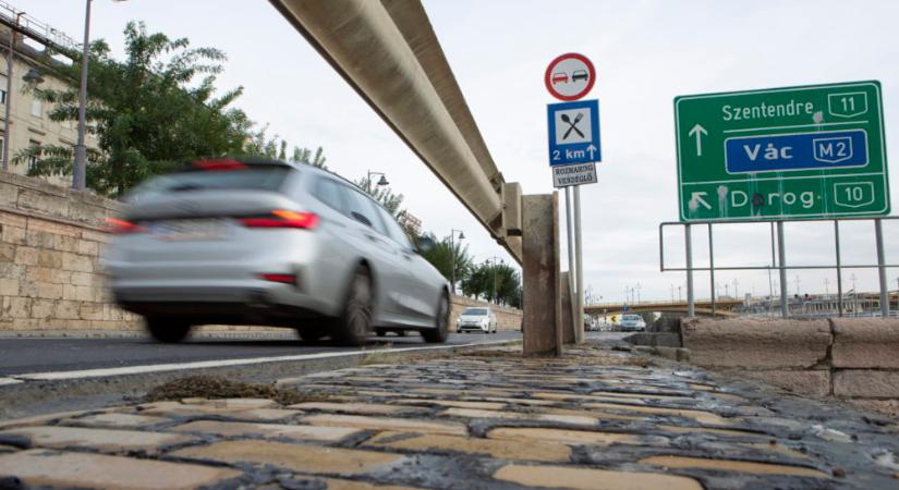 Ezen a hétvégén is megnyílik a pesti alsó rakpart a gyalogosok előtt