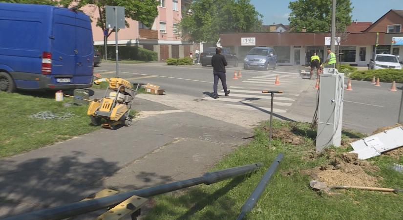 Biztonságosabbá tették a város egyik legforgalmasabb gyalogátkelőhelyét
