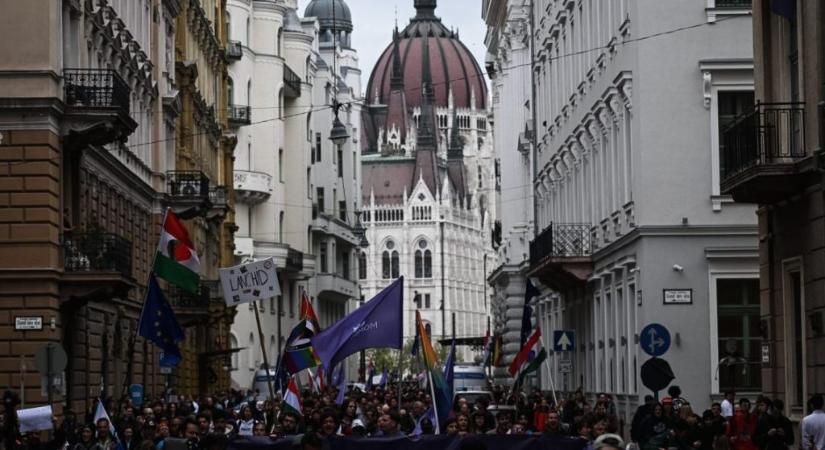 Óva inti a BRFK a tüntetőket attól, hogy a Kossuth téri demonstráció után tovább vonuljanak