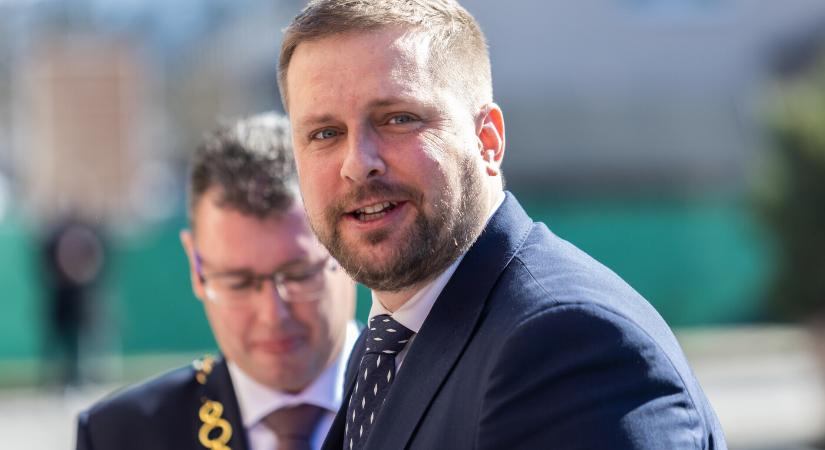 Šaško kedden elemzést kért az akadémiától a Covid-19 elleni vakcinákról