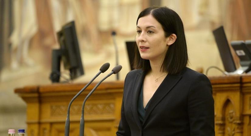 Cseh Katalin Ursula von der Leyenhez fordult a gyülekezési törvény szigorítása miatt