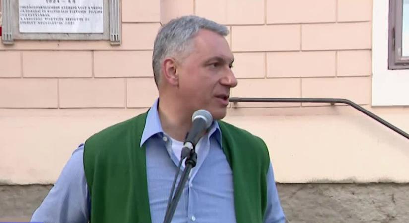 A szavazólapok kitöltésére buzdította Nagykőrös lakóit Lázár János  videó