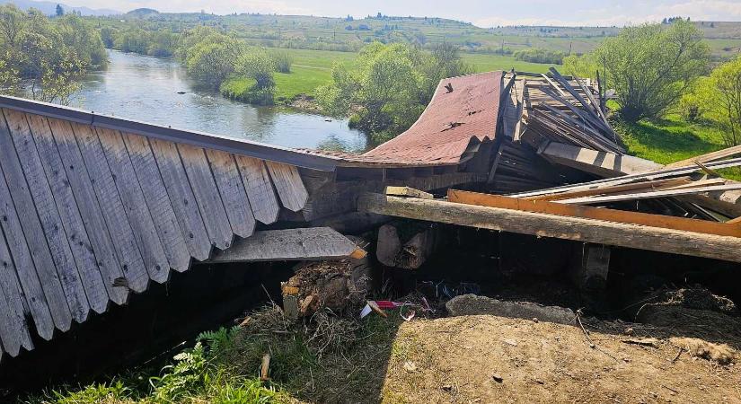 Összedőlt a 156 éves fedeles Urmánczy-híd Maroshévízen – Gondatlanság vagy történelemrombolás?