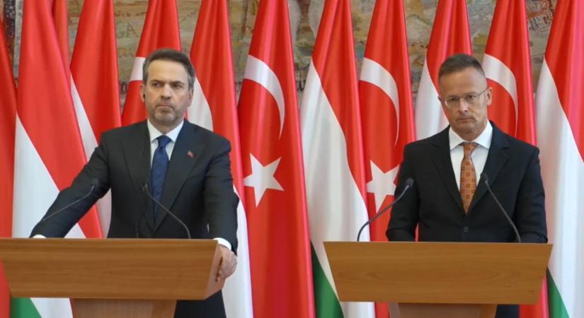 Újabb részleteket árult el az épülő tiszaújvárosi gázerőműről Szijjártó Péter