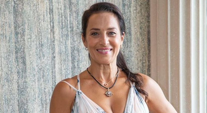 Bikiniben ragyogott a medence partján az 53 éves Fésűs Nelly - fotó