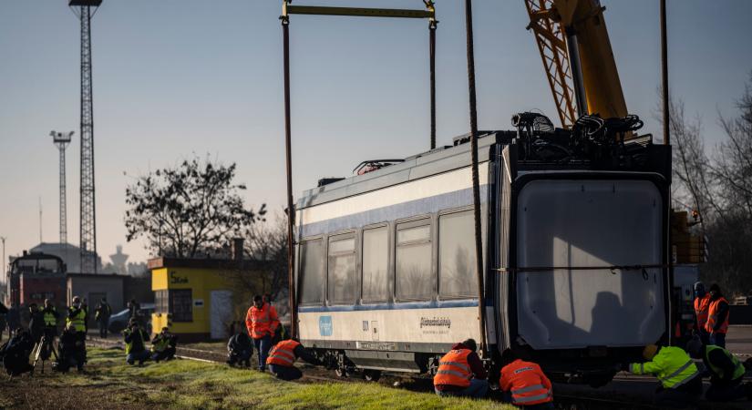 Megérkezett Szentesre az első hazai tram-train