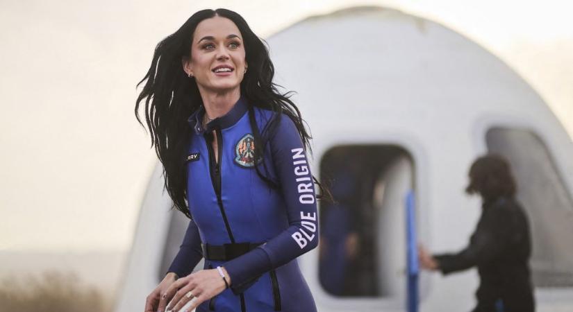 Katy Perry azoknak a rajongóinak üzent, akik kitartottak mellette a világűrlátogatása után