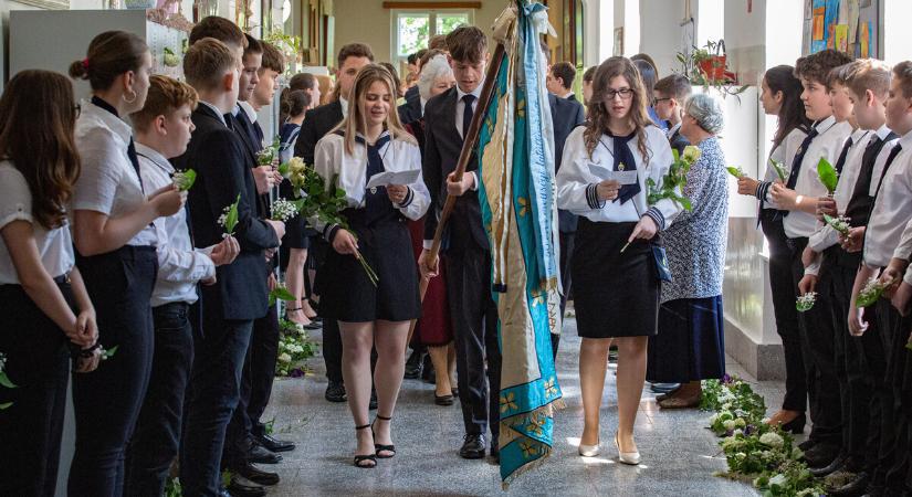 Elballagtak a Piarista Iskola végzősei