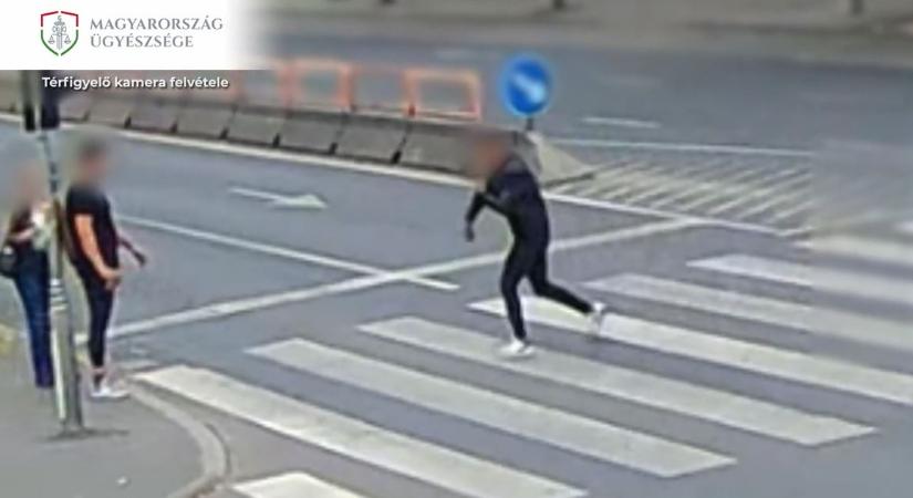 Belekötött egy járókelőbe, ő húzta a rövidebbet – videóval