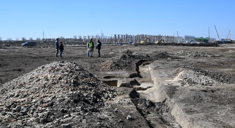 Különleges leleteket találtak a BYD-gyár építkezésénél