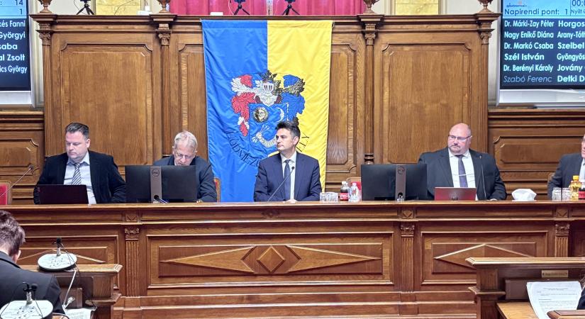 Összecsaptak az érvek a Wenckheim-kastély ügyében napirend előtt