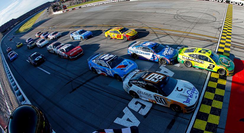 A NASCAR már megint hülyének néz mindenkit