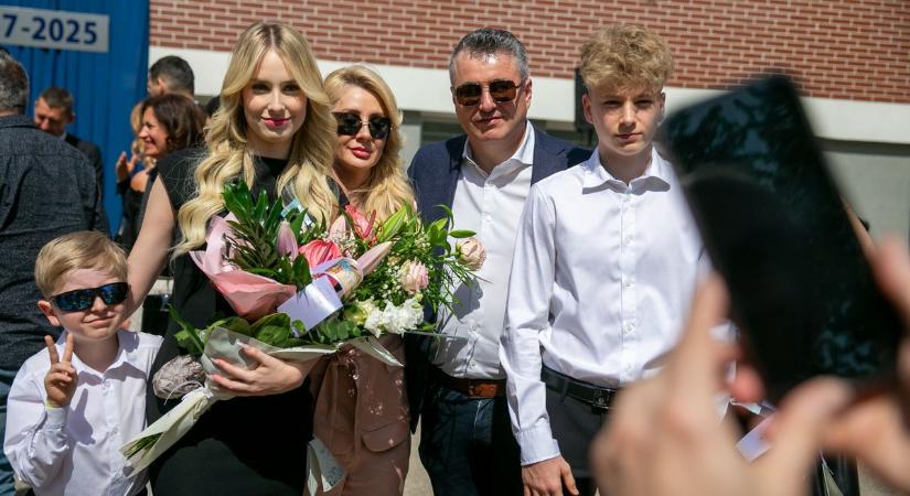 Ballagás után majális, a virsli és a sör nem olcsó, de legalább féláron fagyizhatunk