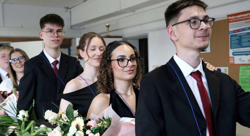 Utoljára csengettek be a Krúdy végzőseinek – galériával