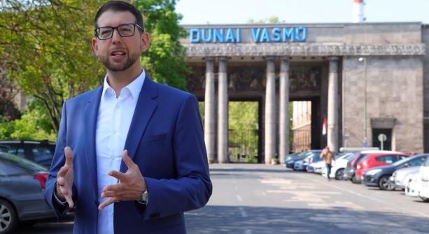 A szerződés után kezdődhet az átképzés!