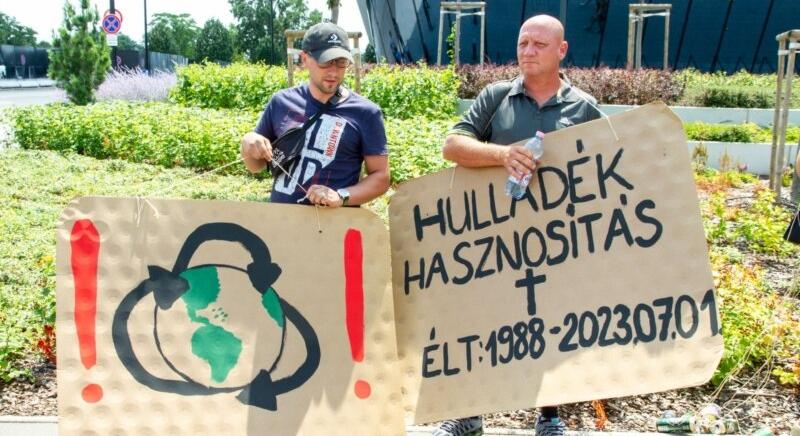 Ismét törvénymódosítással segít az állam a Mol hulladékos cégén