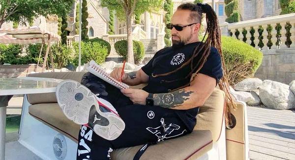 Five Finger Death Punch: Báthory Zoltán bemutatta Las Vegas-i kastélyát (videó)