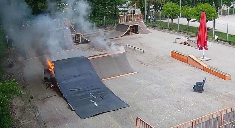 "Amit lehet, szétszedünk és magunk megcsináljuk" – felgyújtották a dabasi sportparkot, milliós kár keletkezett