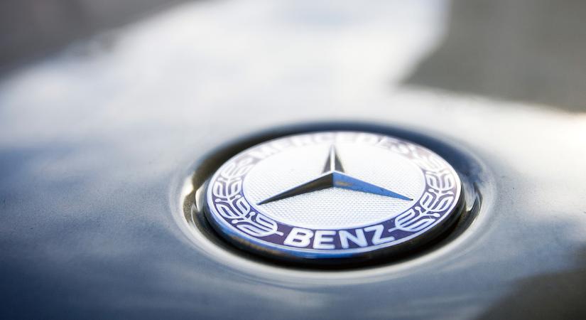 Aggasztó számok érkeznek a Mercedestől