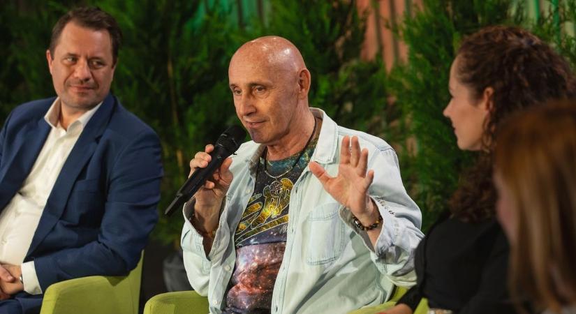 Pataky Attila elimerően idézte fel debreceni élményeit