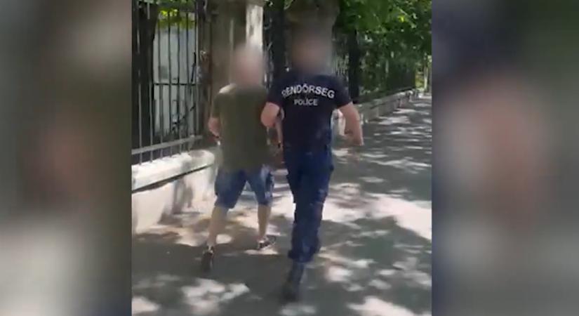 Nem a menzára járt az ételhordóval, fél kiló drogot találtak a pesterzsébeti díler hűtőjében