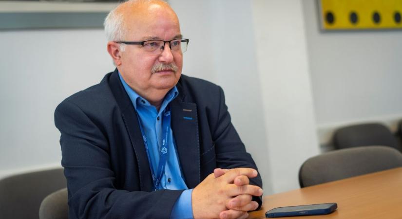 FOGADÓÓRA Barnabás Istvánnal Hatos – az egyik lakótelepi választókerület