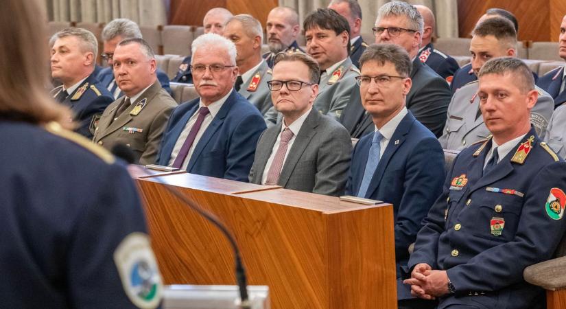 Hivatás és közösség! Szent Flórián napi ünnepi állománygyűlés Székesfehérváron