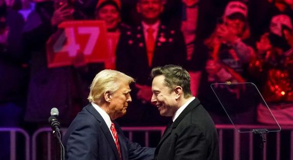 Köszönetet mondott Trump Elon Musknak a munkájáért