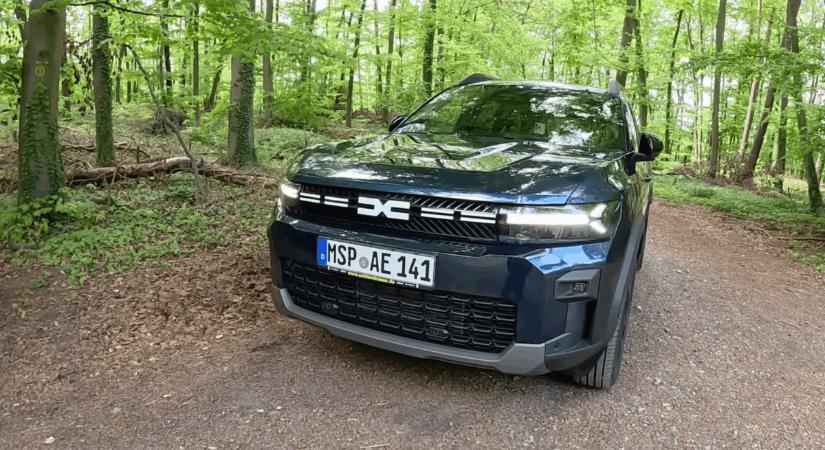 Videón a Dacia csúcsmodelljének végsebesség-tesztje!
