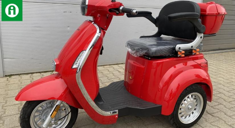 A hét hirdetése egy háromkerekű robogó – földbejáráshoz pont jó